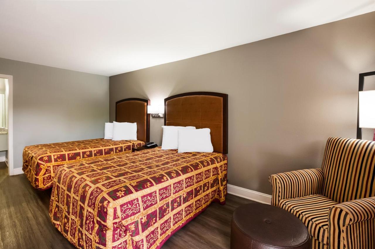 Knights Inn Fayetteville - Fort Bragg Zewnętrze zdjęcie