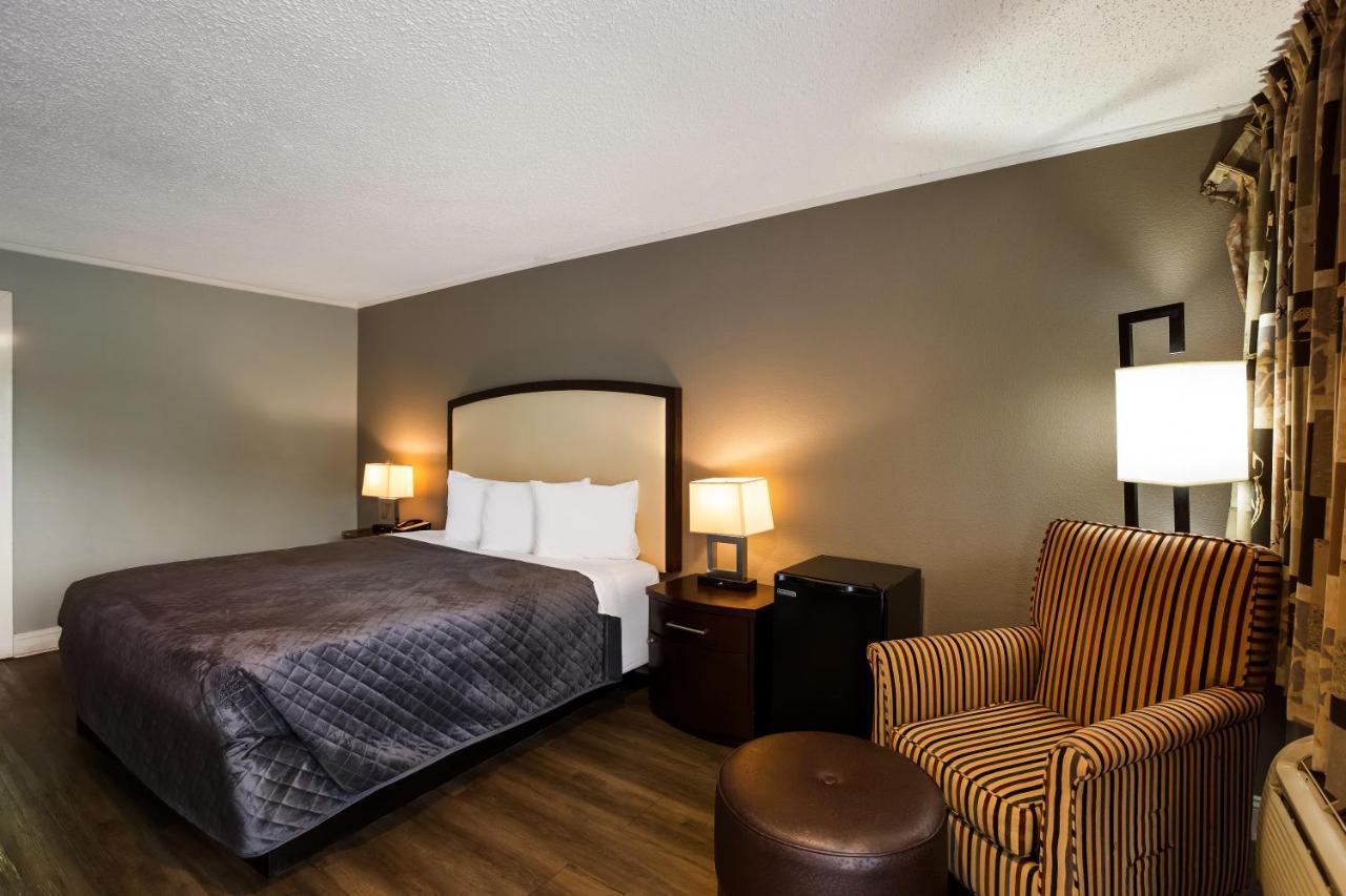 Knights Inn Fayetteville - Fort Bragg Zewnętrze zdjęcie