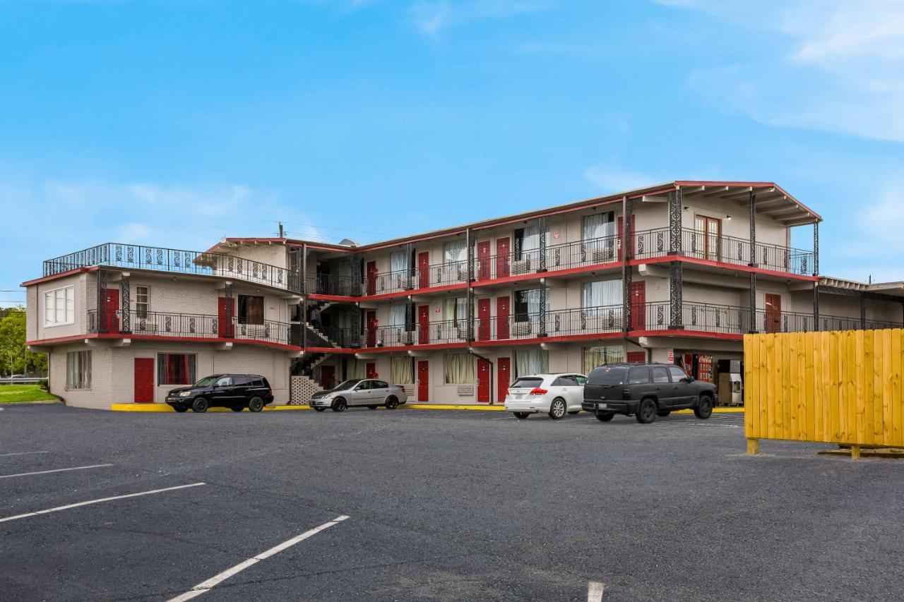 Knights Inn Fayetteville - Fort Bragg Zewnętrze zdjęcie